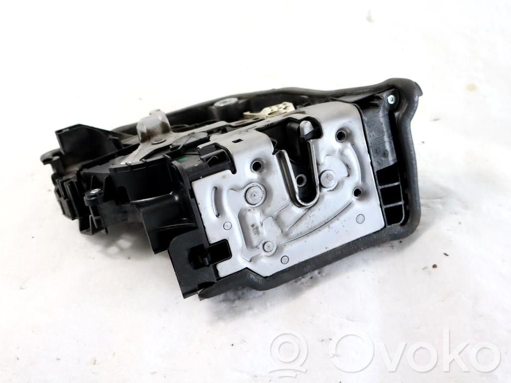 BMW X1 F48 F49 Încuietoare ușă spate 
