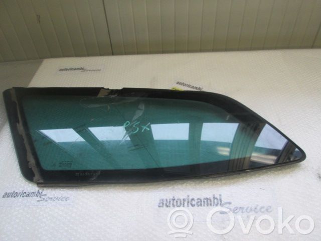 Rear side window   8569VY