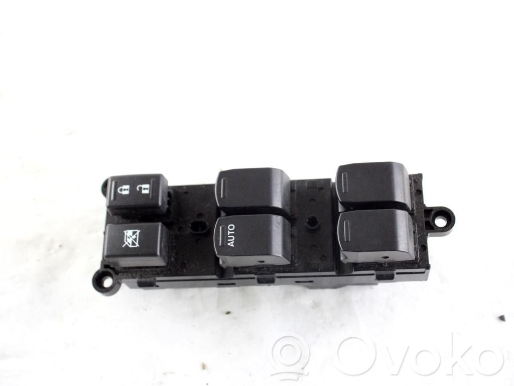 Suzuki Swift II Electric window control switch 