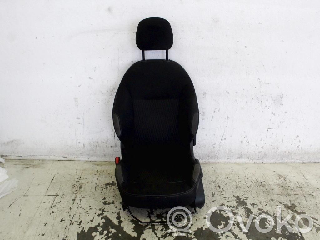 Peugeot 208 I Sedile anteriore del conducente 