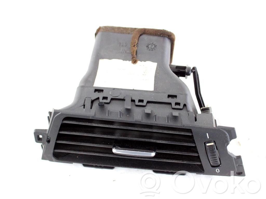 Grilă ventilație/ramă laterală bord   64229130460