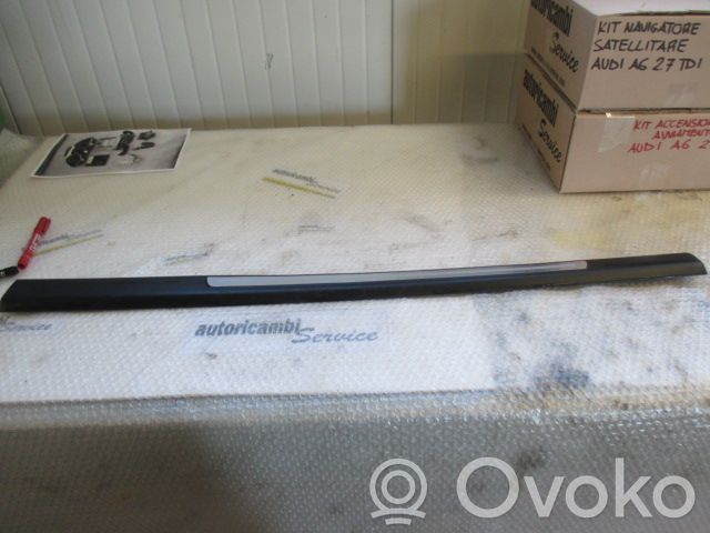 Audi A6 S6 C6 4F Capac prag spate 
