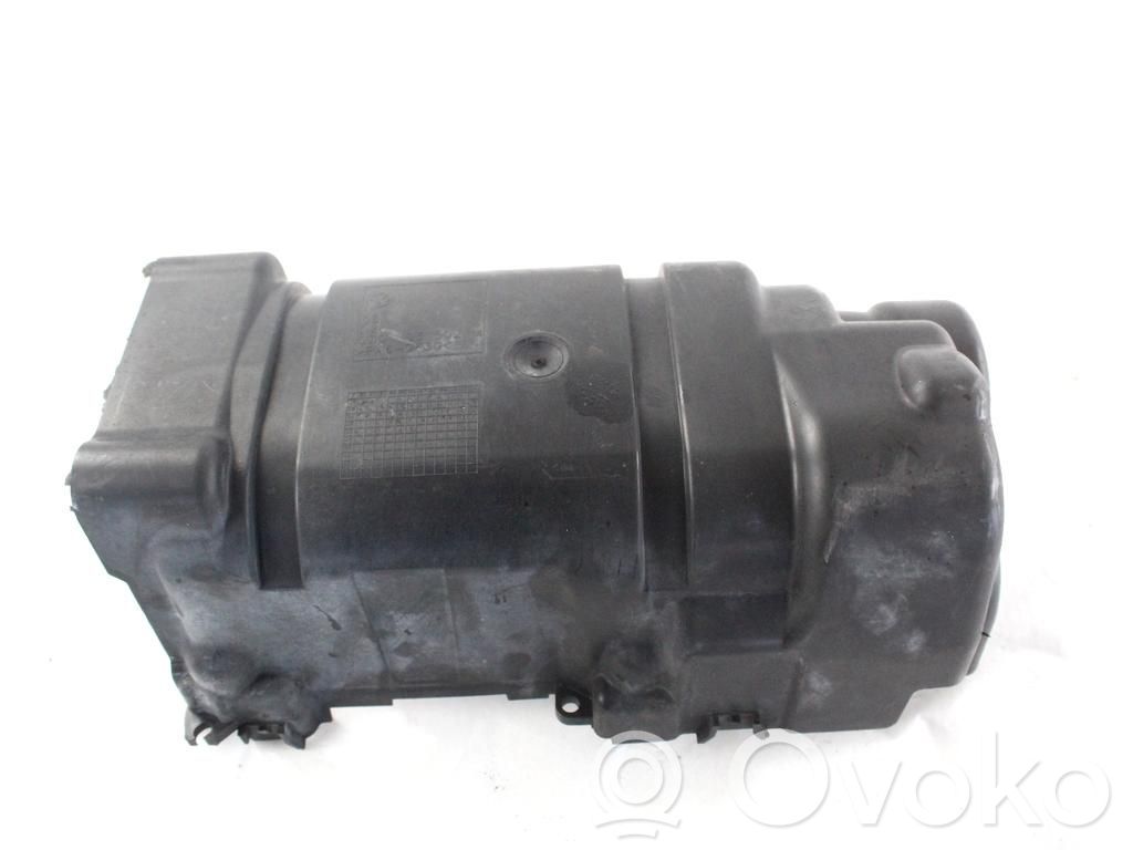 Volkswagen PASSAT B7 Vassoio batteria 