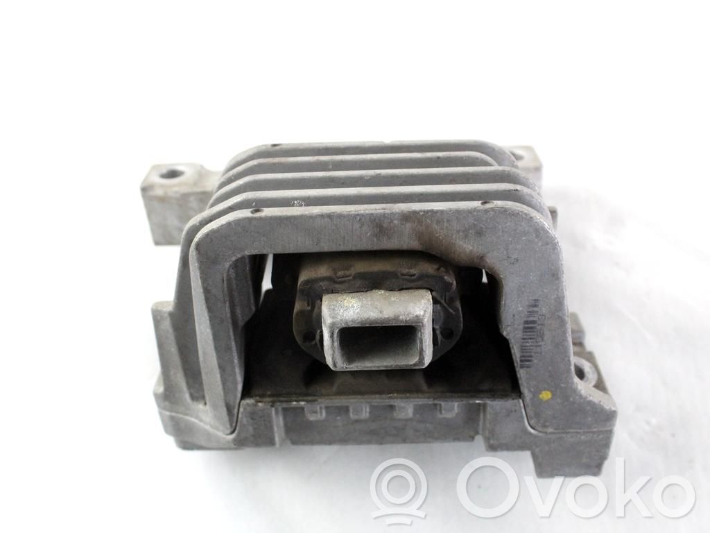 Peugeot 207 Engine mounting bracket 