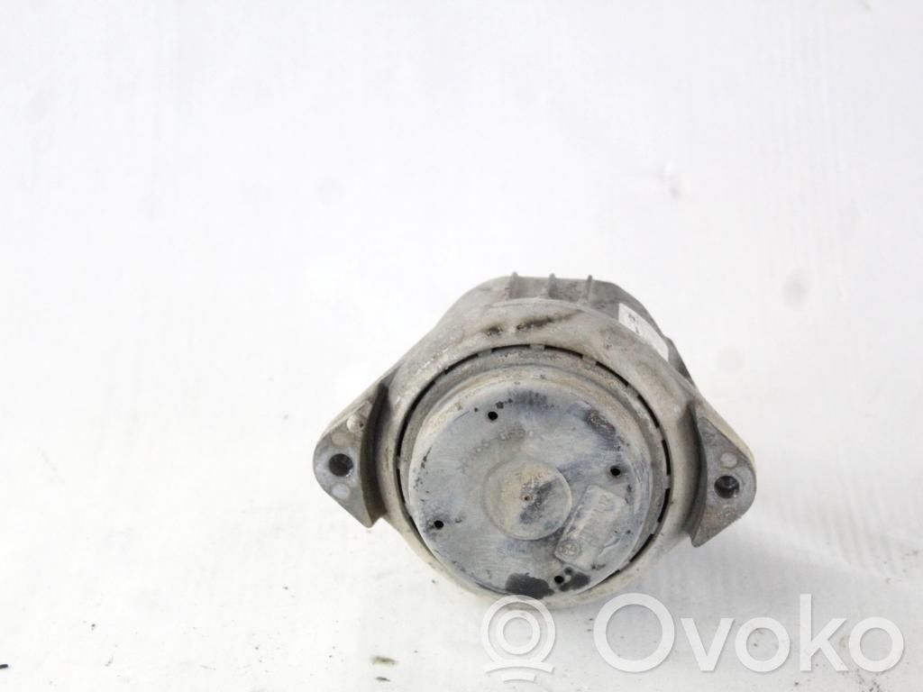 Halterung Lager Motor   22116768799