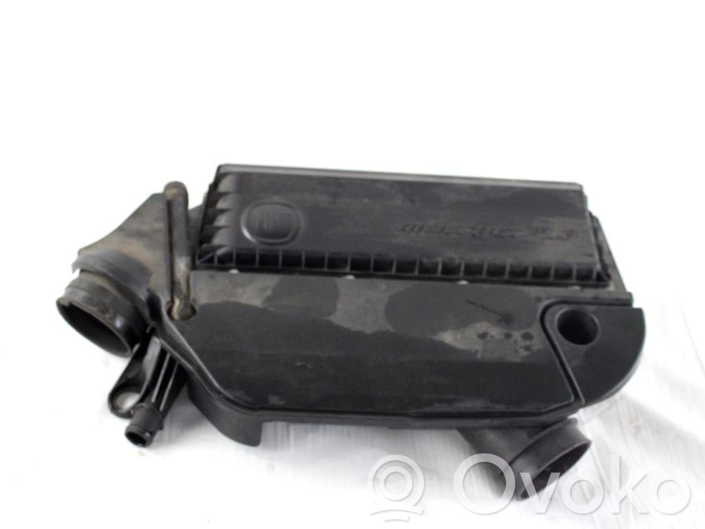 Fiat 500L Cutie filtru aer 