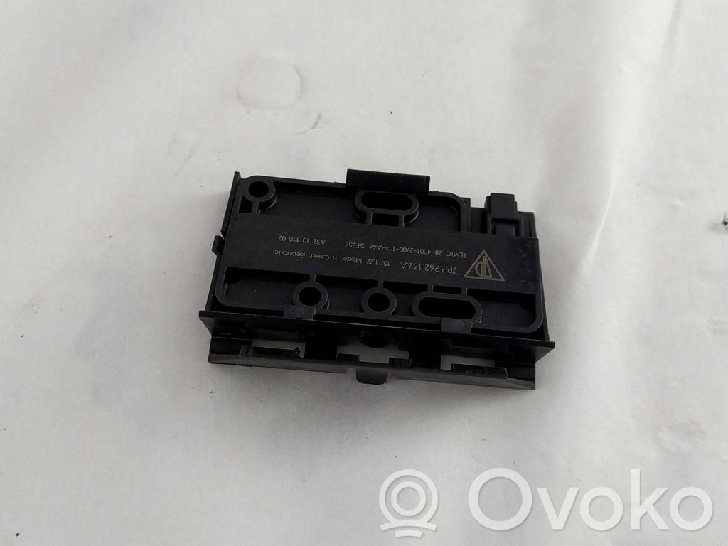Pystyantennivahvistin   7PP962132A