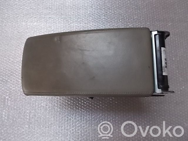 Volkswagen PASSAT B6 Reposabrazos 