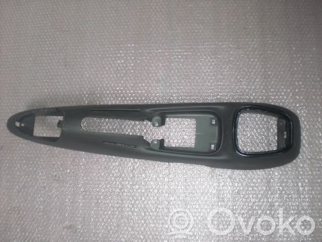 Fiat Punto (188) Consola central 