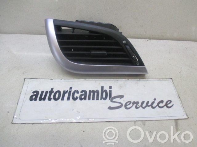 Peugeot 207 Copertura griglia di ventilazione laterale cruscotto