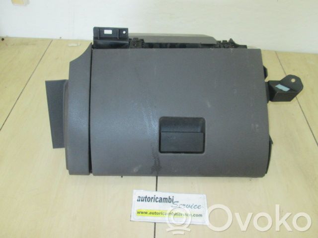 Ford Focus C-MAX Mantu nodalījuma komplekts 