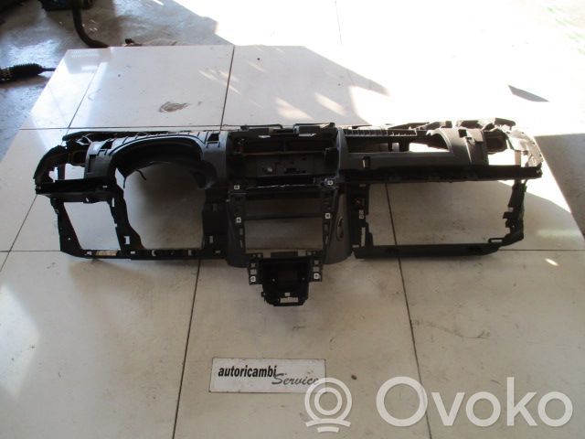 Citroen C4 I Kojelauta 