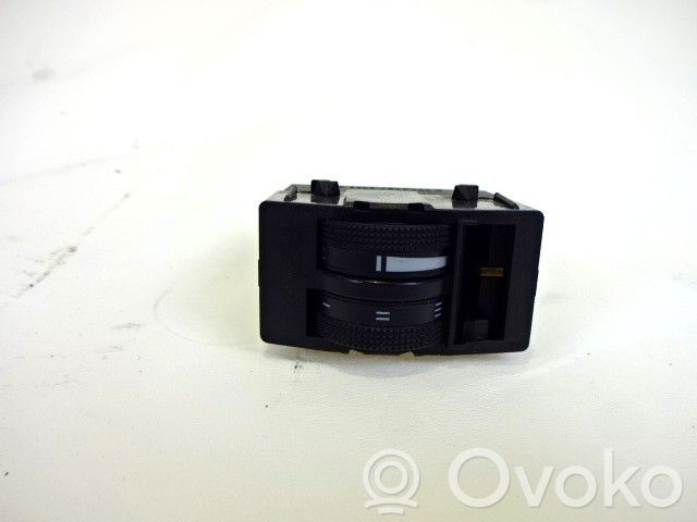 Headlight level height control switch   8Z0919094