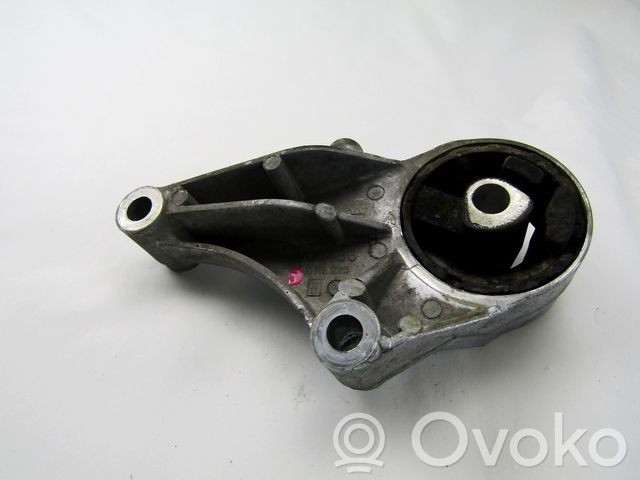Opel Zafira B Engine mounting bracket 