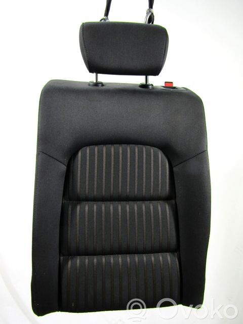 Audi A4 S4 B8 8K Takaistuin 