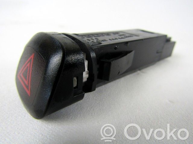 Volvo V40 Interruttore luci di emergenza