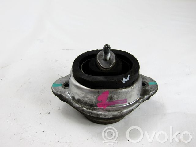 Engine mounting bracket   1096996