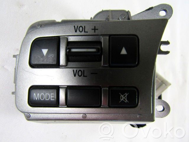 Mazda 2 Steering wheel buttons/switches 
