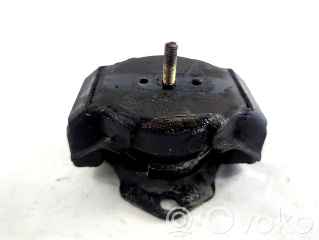Engine mounting bracket   MR554231