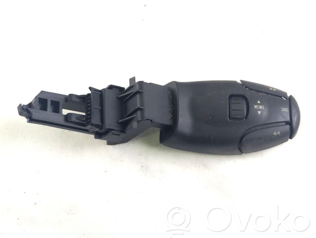Peugeot 207 Pulsanti/interruttori sul volante