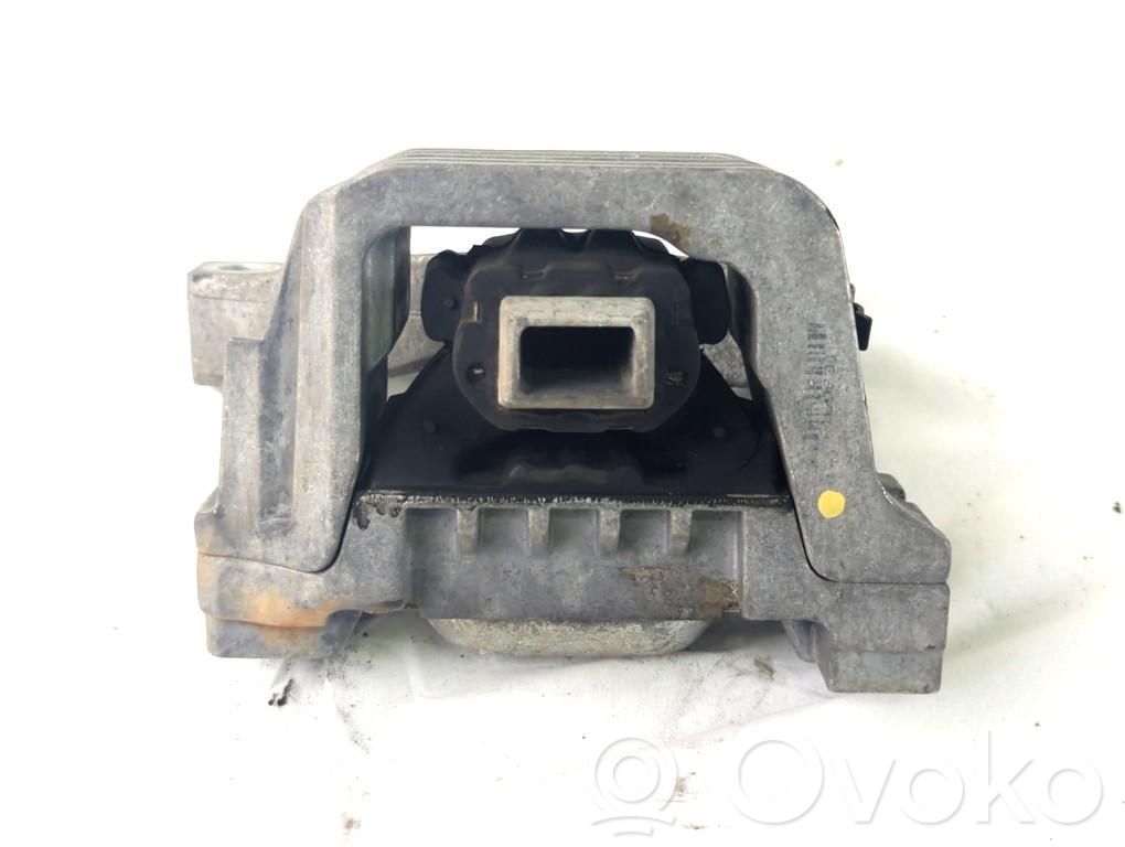 Peugeot 207 Engine mounting bracket 