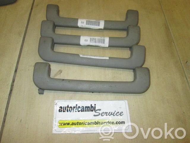 Etukattokahva   4D0857607A