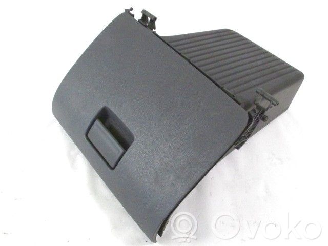 Ford Focus Daiktadėžės (bordačioko) komplektas 