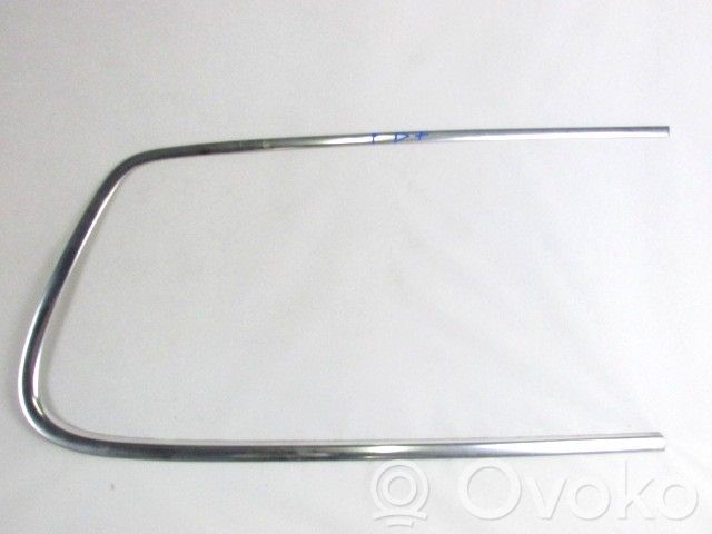 Volkswagen PASSAT B6 Tuulilasin lista 