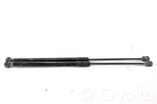 Audi A3 S3 8P Konepellin kaasujousi