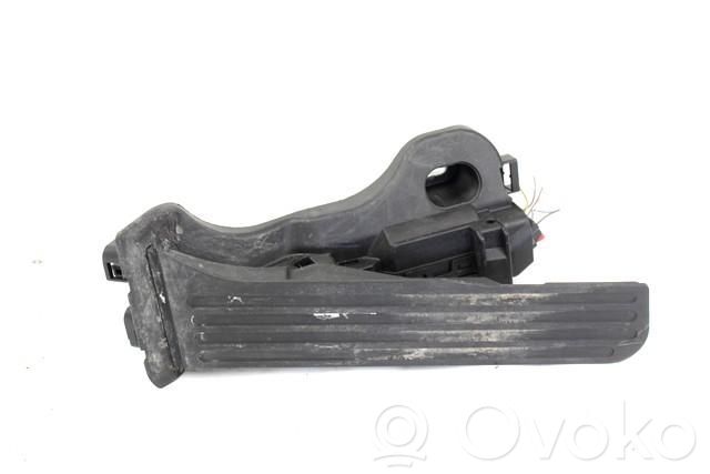 Volkswagen PASSAT B6 Pédale d'accélérateur