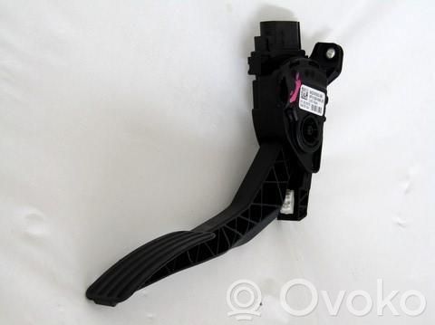 Gaspedal   9X239F832AB