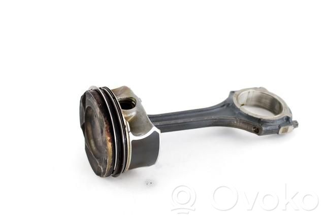 Mercedes-Benz B W246 W242 Piston cu bielă 