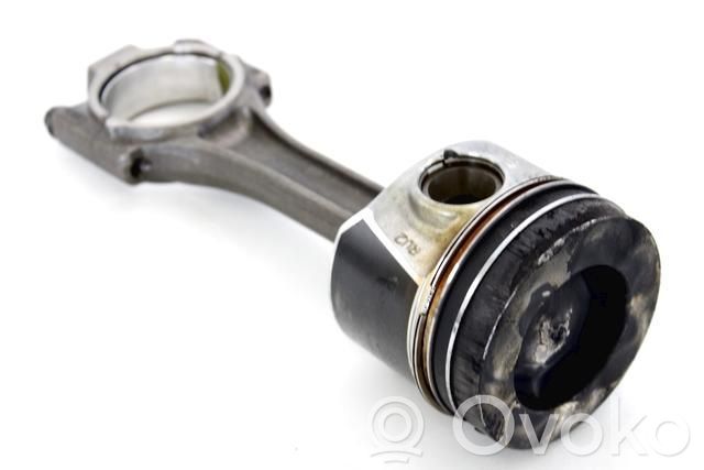 Volkswagen Golf Sportsvan Piston cu bielă 