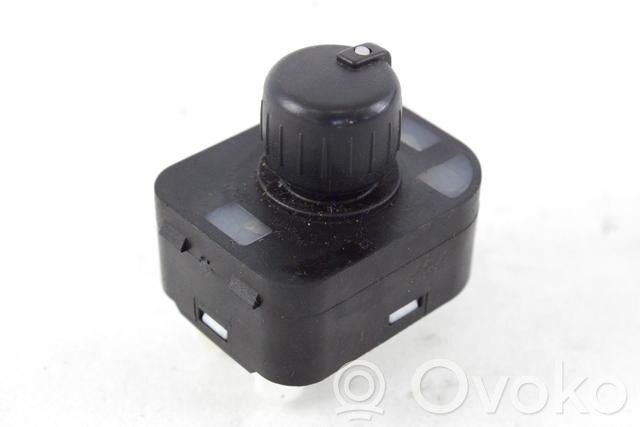 Sivupeilin kytkin   8E0959565A