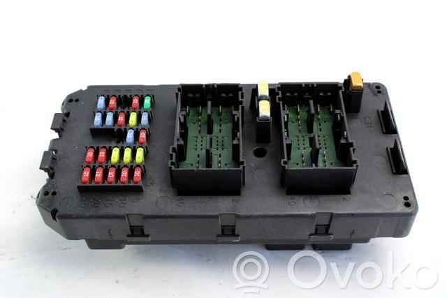 Jeep Commander Fuse module 