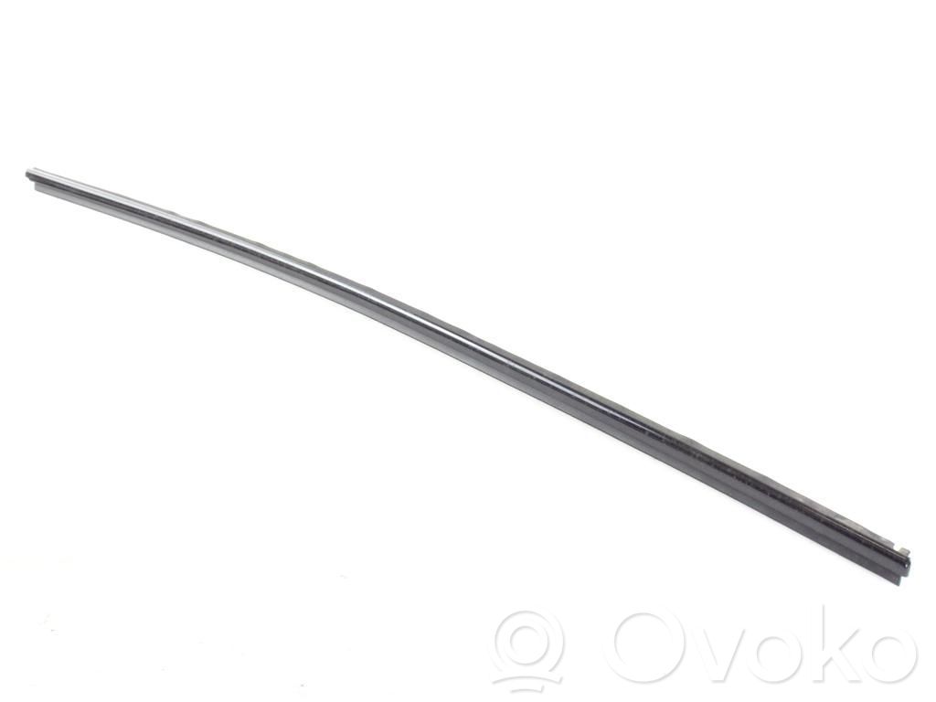 BMW 5 E60 E61 Listwa szyby czołowej / przedniej 