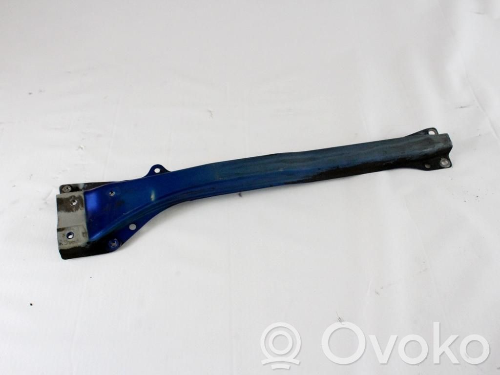 Suzuki Swift I Suport superior panou fixare radiatoare