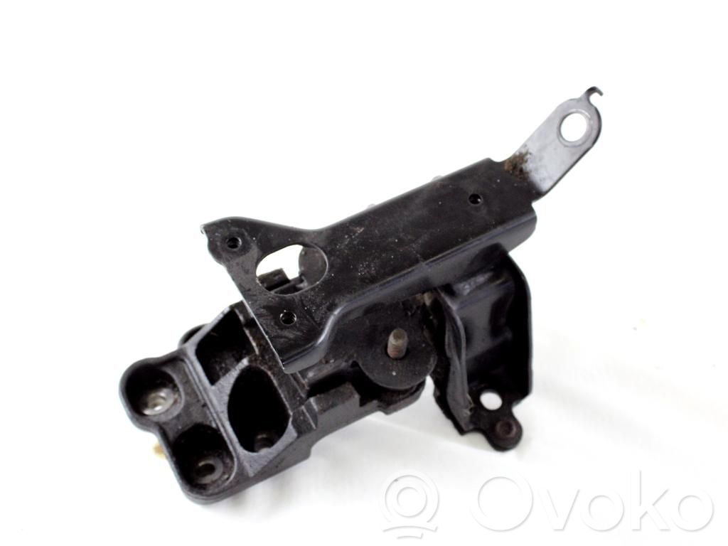 Peugeot 107 Gearbox mounting bracket 
