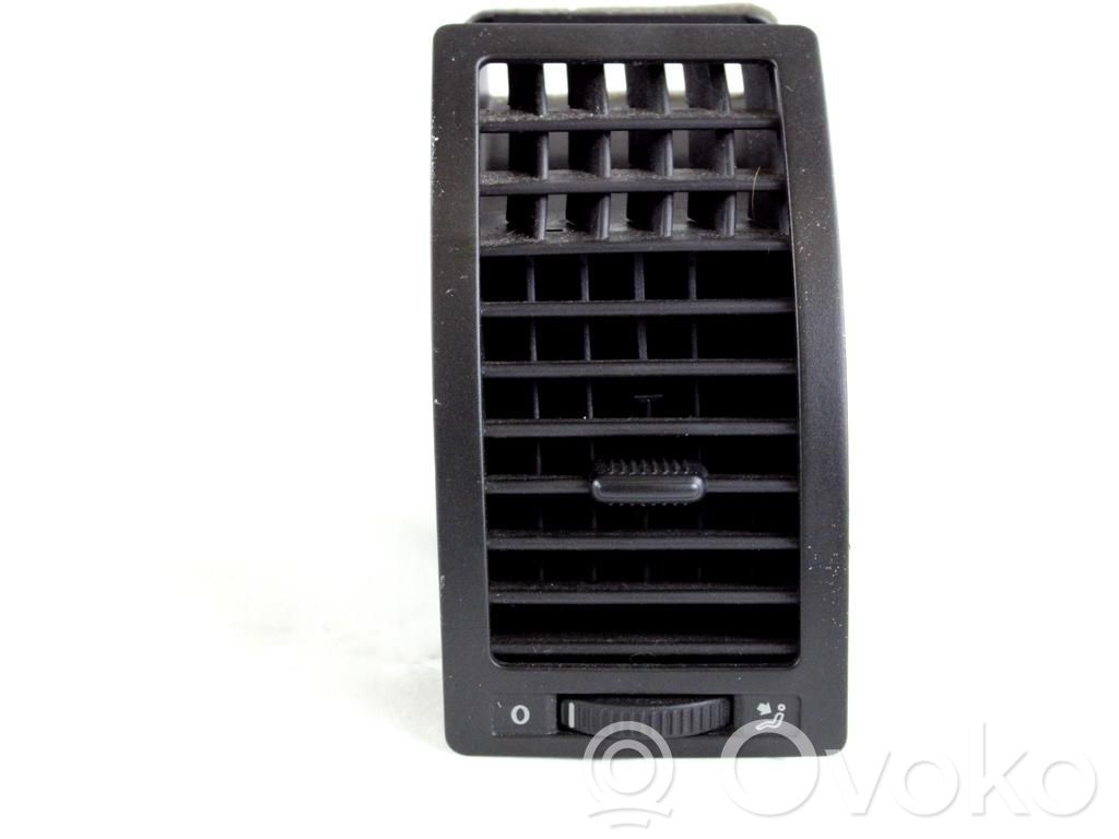 Volkswagen Polo IV 9N3 Copertura griglia di ventilazione laterale cruscotto