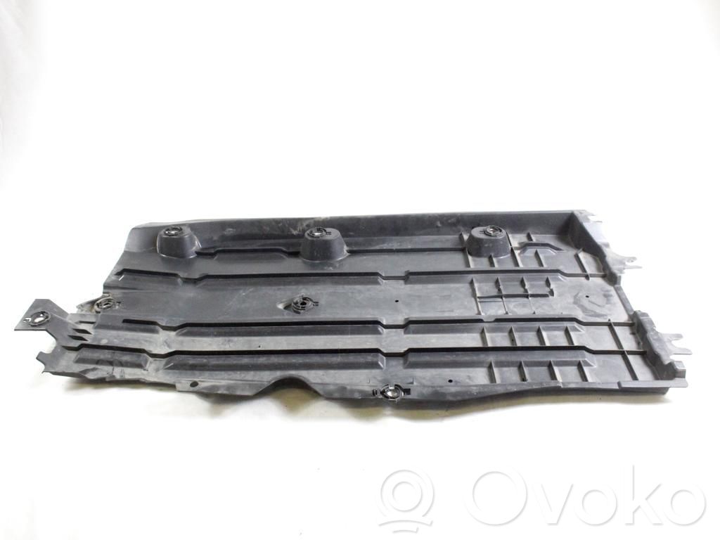Opel Corsa F Paracalore nel vano motore