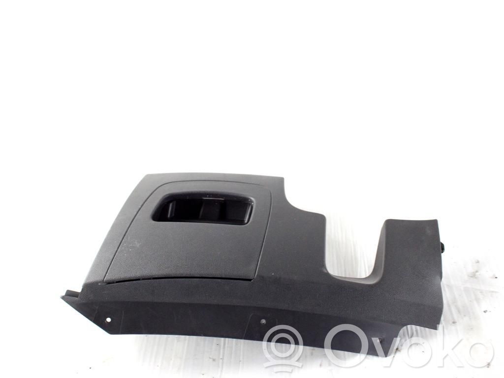 Muut kojelaudan osat   689217505R