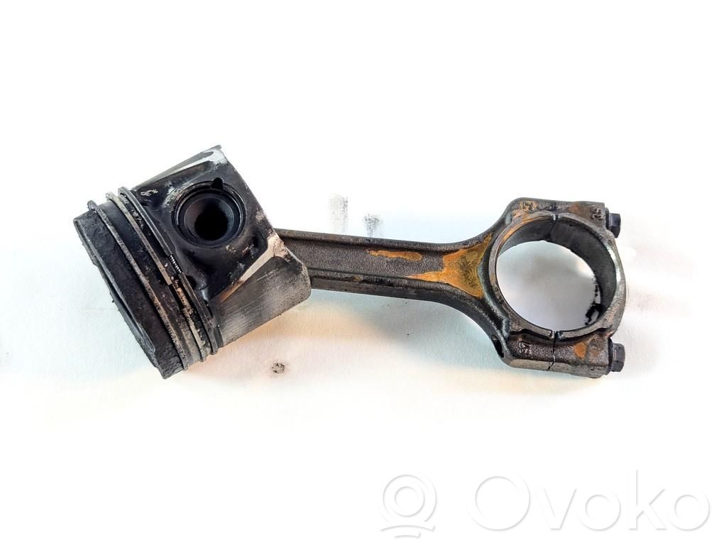 Fiat Punto (199) Piston cu bielă 