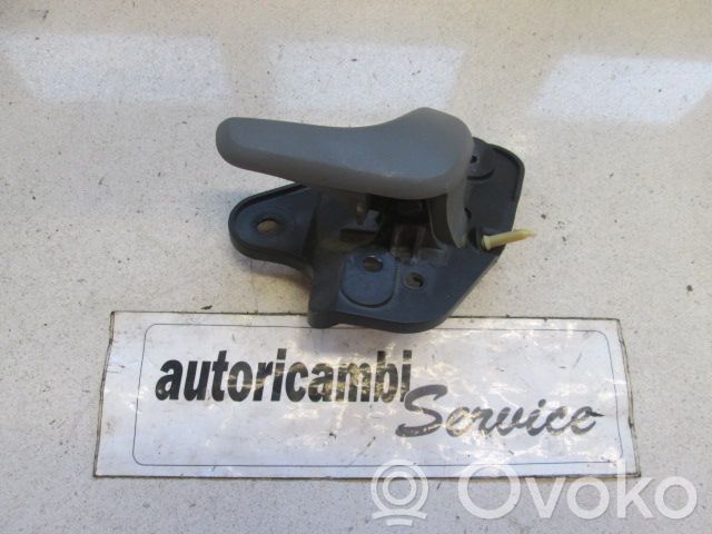 Manecilla interna puerta delantera   0RT76BD5AA