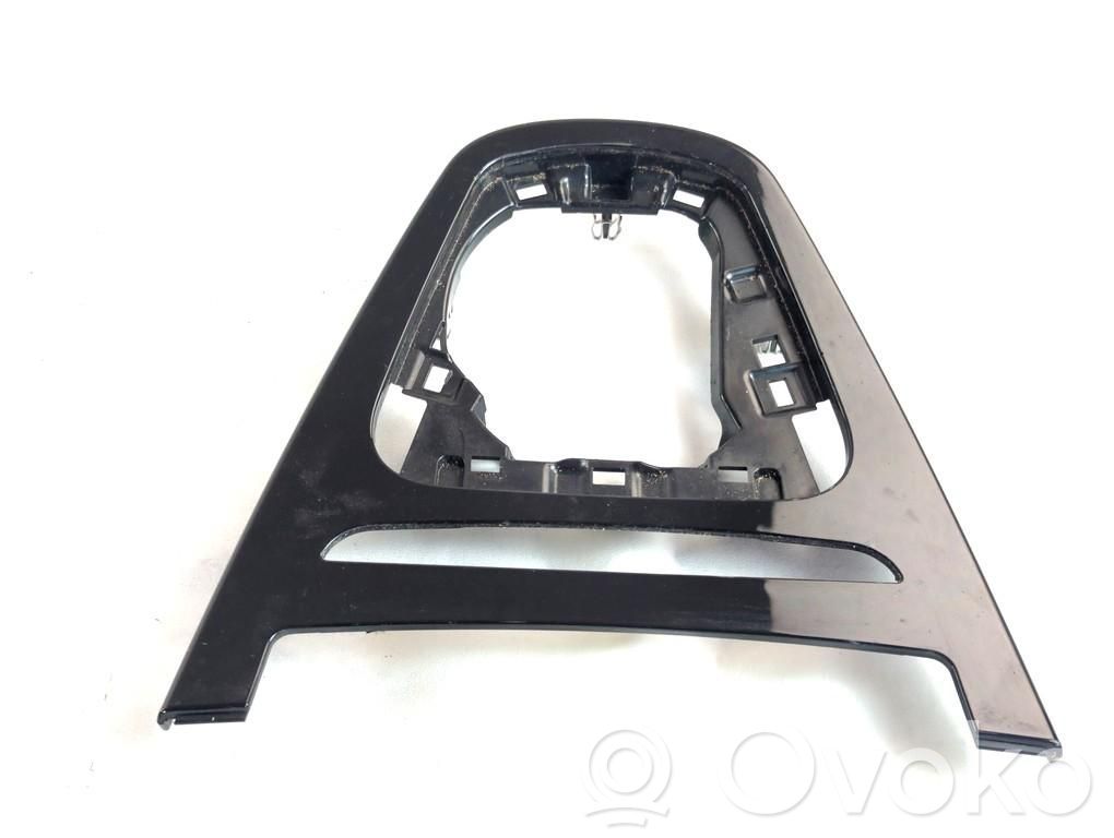 Dashboard trim   735486337