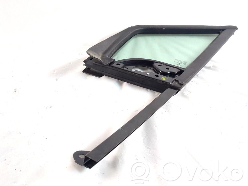 Vidrio lateral trasero   9818042180