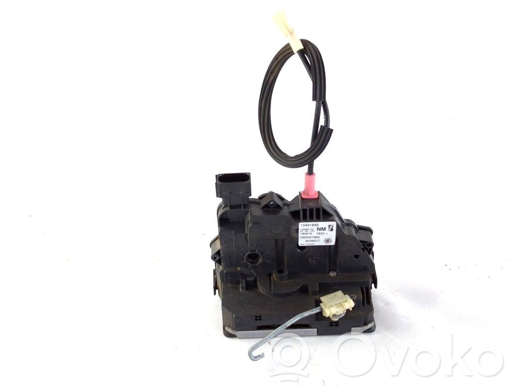 Opel Corsa E Front door lock 
