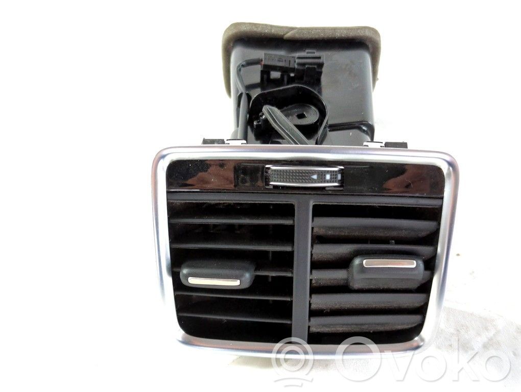 Audi Q3 8U Rejilla de ventilación central del panel