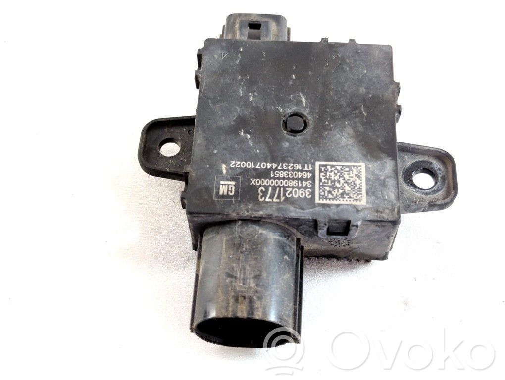 Opel Corsa E Ventiliatoriaus (-ių) valdymo blokas 