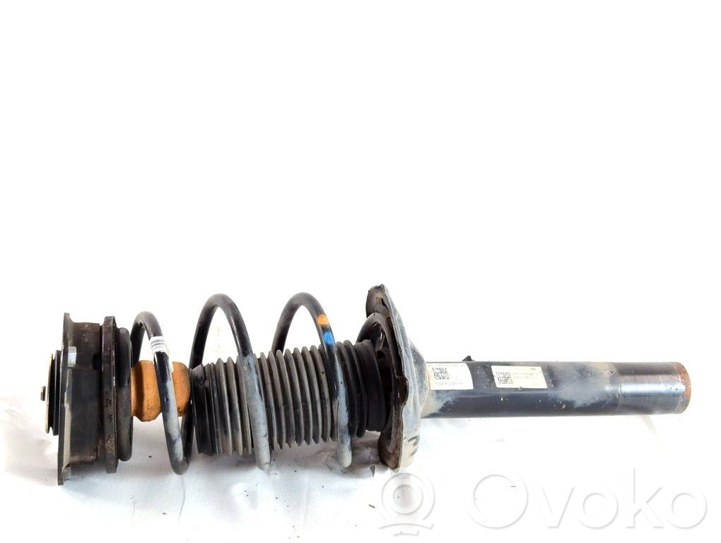 Skoda Octavia Mk3 (5E) Amortyzator osi przedniej ze sprężyną 