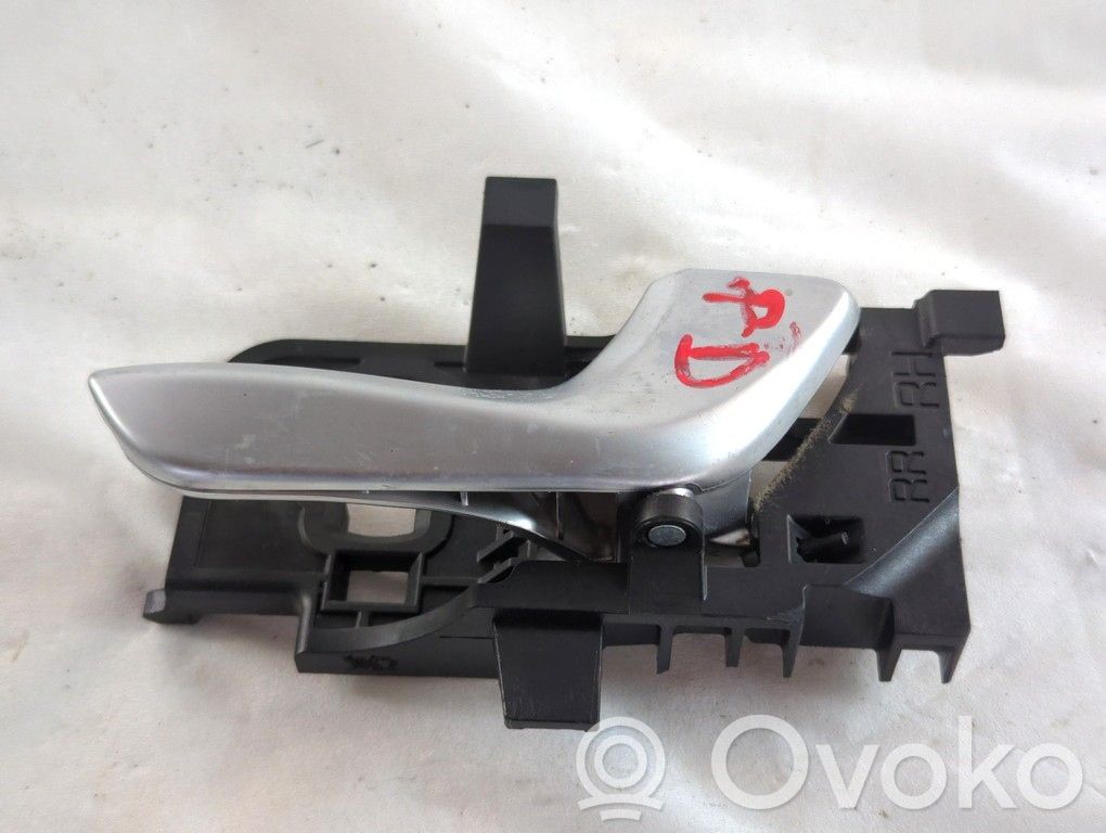 KIA Stonic Manecilla interna puerta delantera 